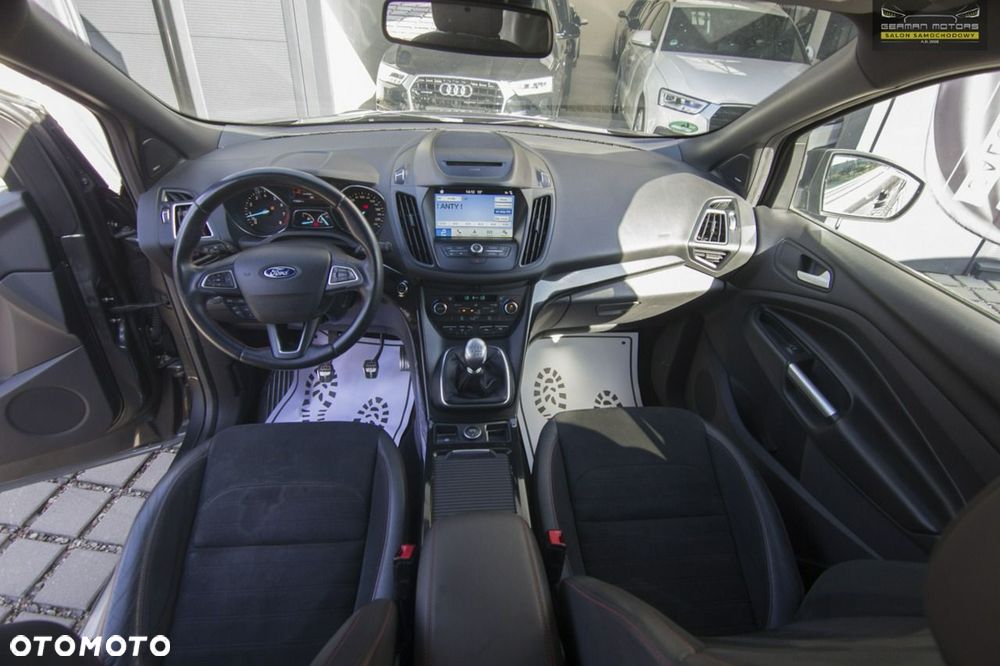 Ford Kuga 1.5 EcoBoost 2x4 ST-Line - 25