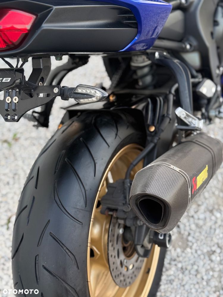 Yamaha FZ8 - 7