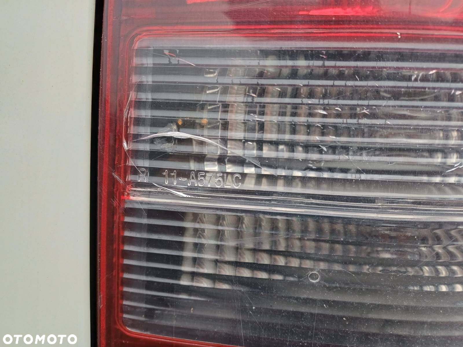 LAMPA PRAWY TYŁ VOLKSWAGEN TRANSPORTER T5 - 2