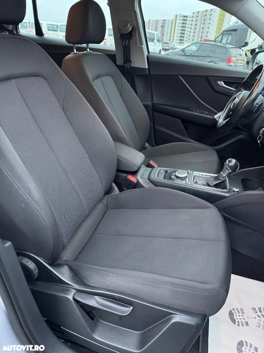 Audi Q2 2.0 TDI quattro S tronic design - 11