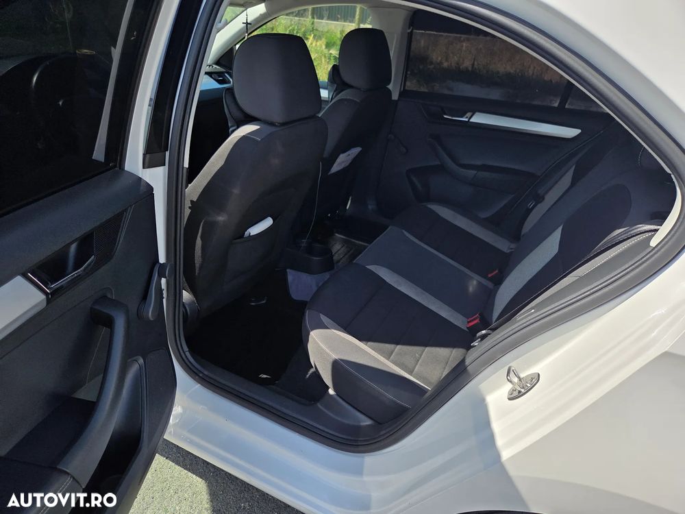 Skoda RAPID 1.6 TDI Style - 12