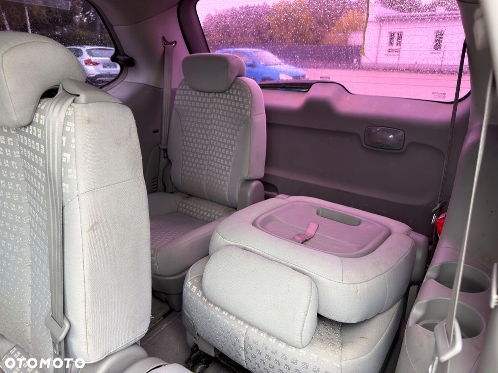 Kia Carnival 2.9 CRDi Voyage - 9