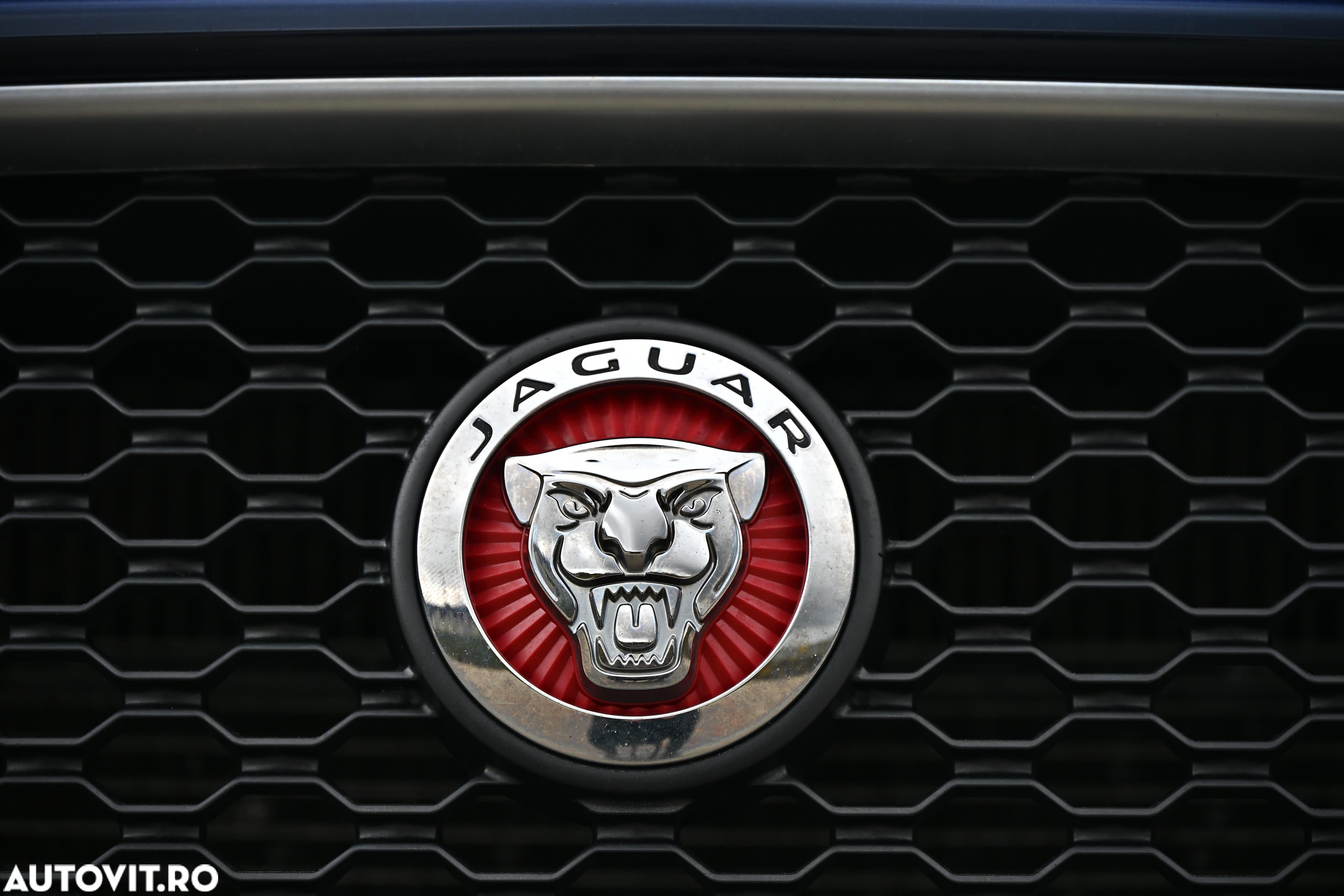 Jaguar F-Pace 20d RWD R-Sport - 10