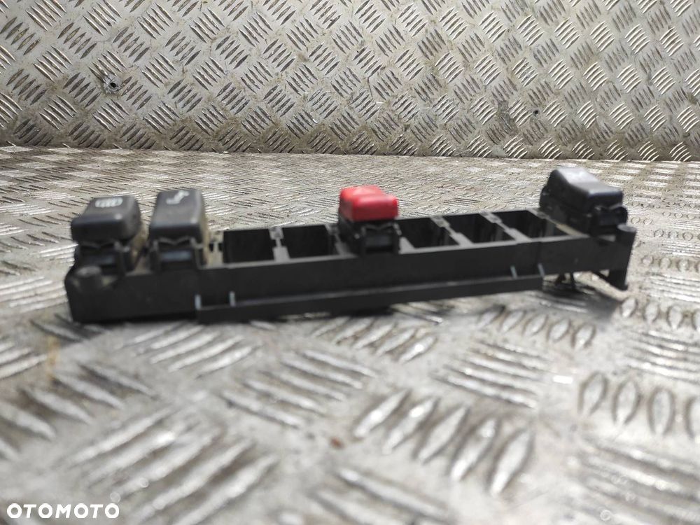 PANEL PRZEŁĄCZNIKÓW MERCEDES-BENZ W124 E200 - 4