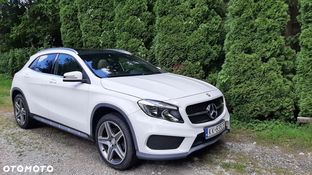 Mercedes-Benz GLA 250 4Matic 7G-DCT - 2