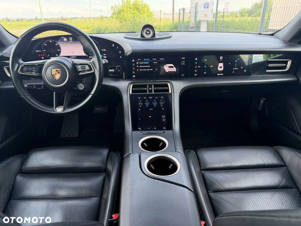 Porsche Taycan - 15