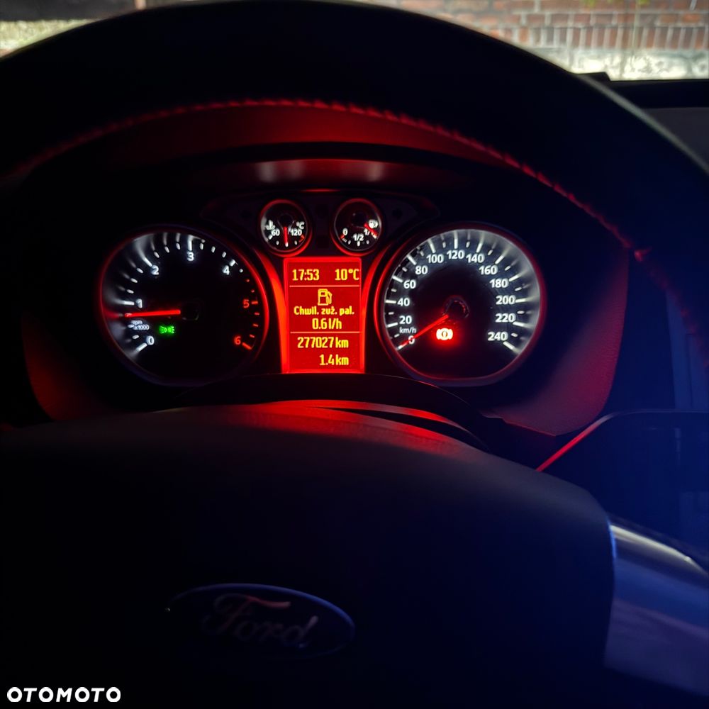 Ford Kuga - 28