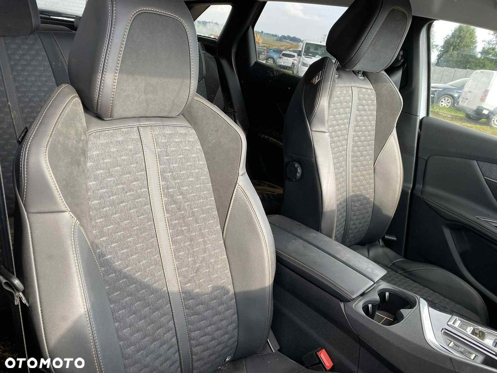 Peugeot 3008 PureTech 130 Stop & Start GPF EAT8 Allure - 11