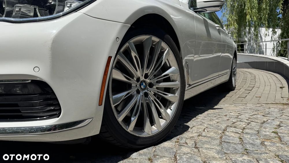 BMW Seria 7 750Li xDrive - 2