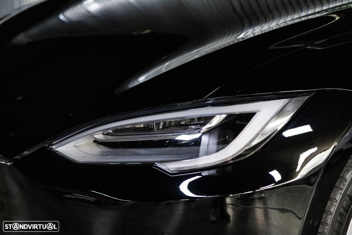 Tesla Model S - 12