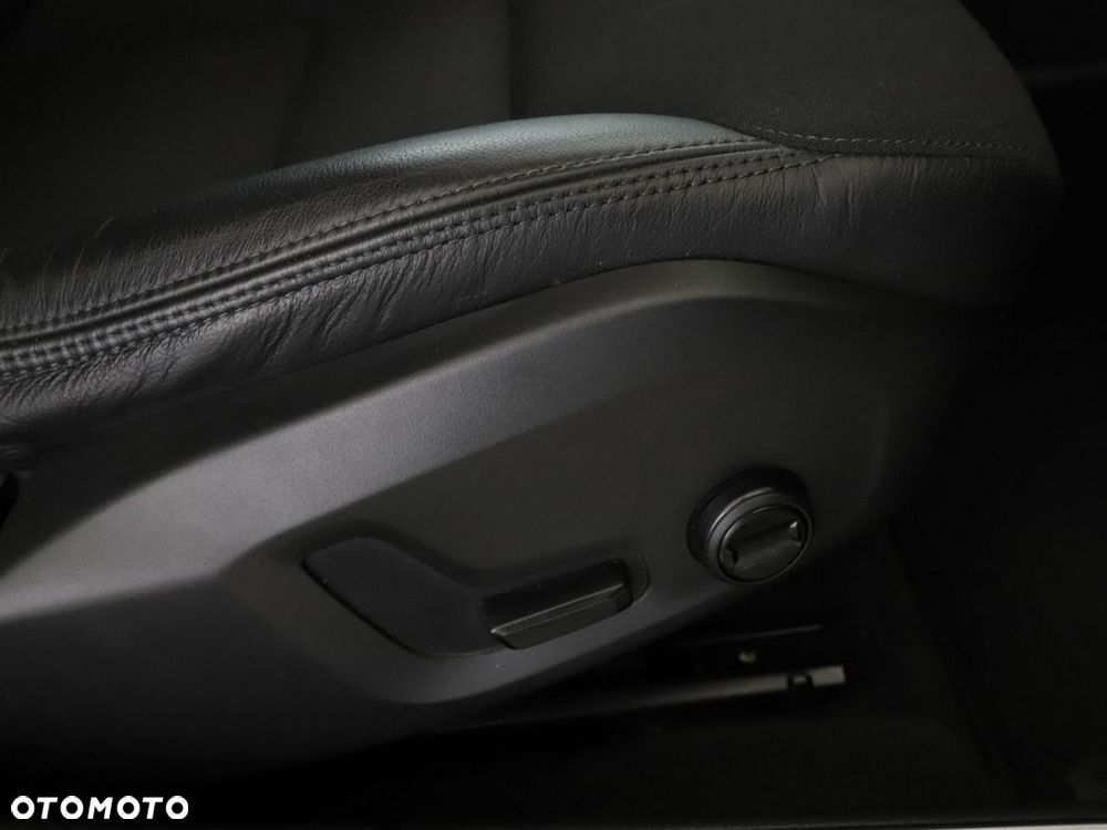 Volvo V60 D3 Momentum Pro - 38