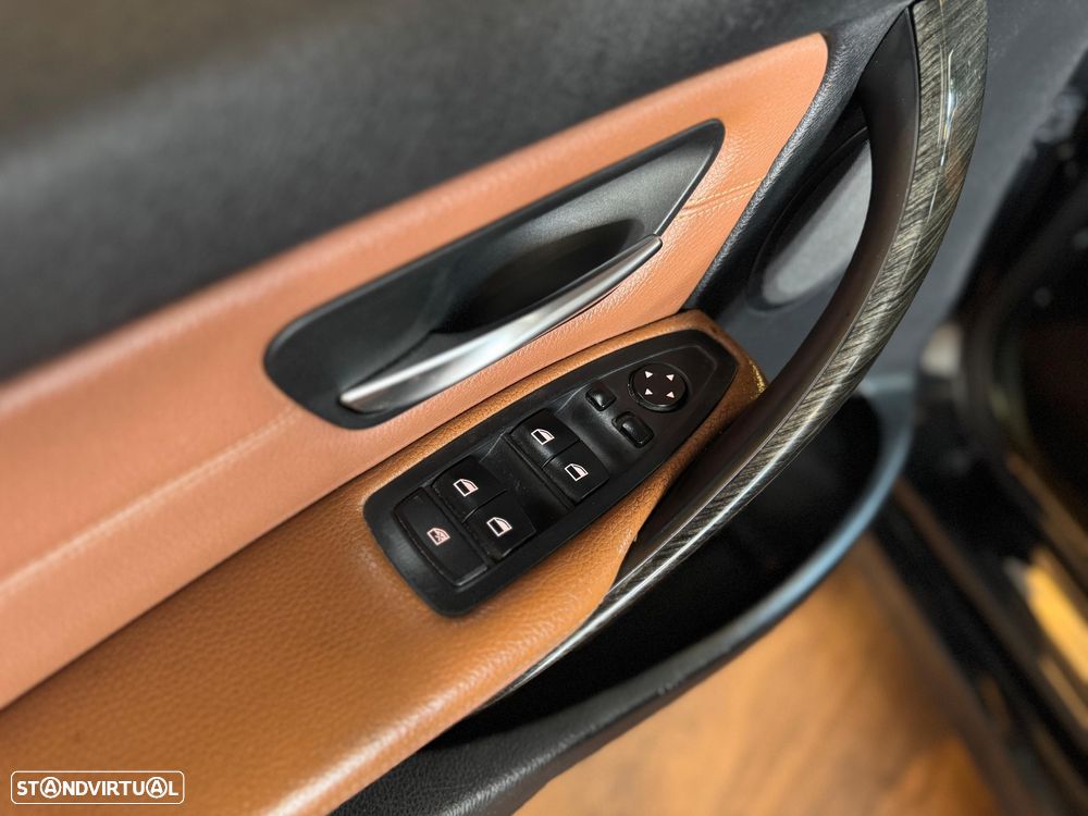 BMW 320 d EfficientDynamics Line Luxury - 4