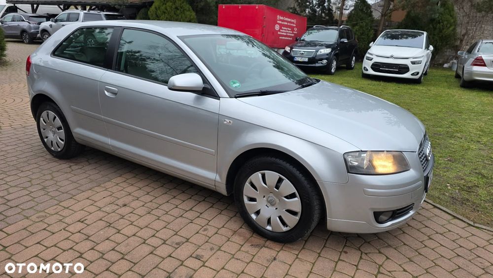 Audi A3 3-drzwiowe 1.6 Attraction - 11
