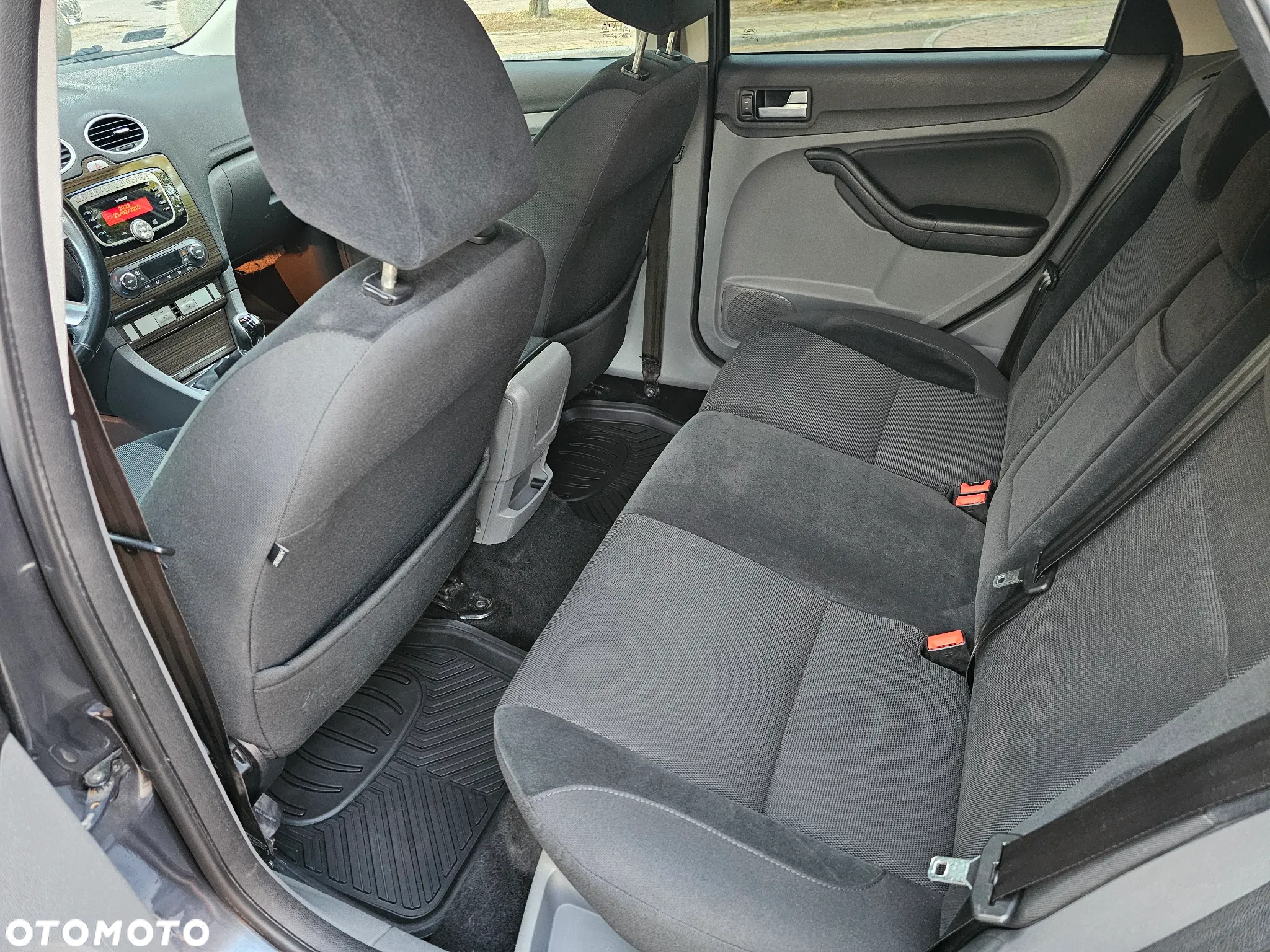 Ford Focus 1.8 TDCi Ghia - 12
