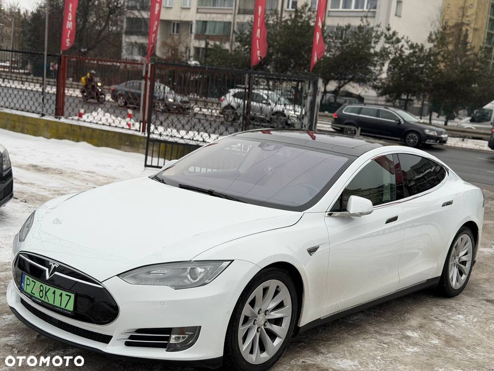 Tesla Model S - 2
