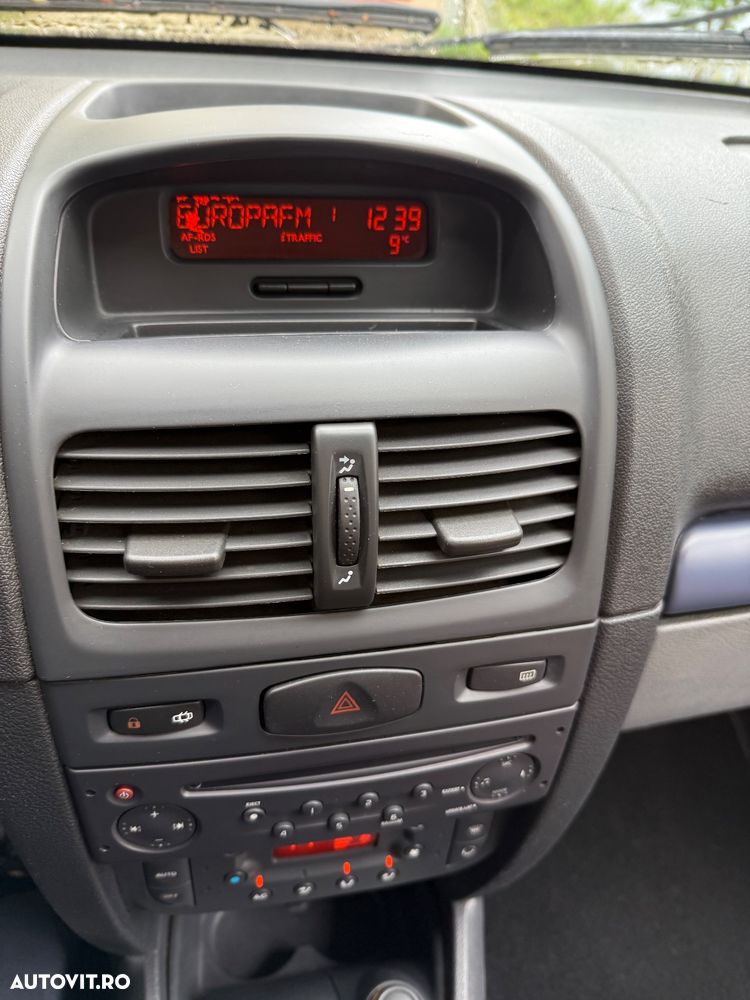 Renault Symbol - 8