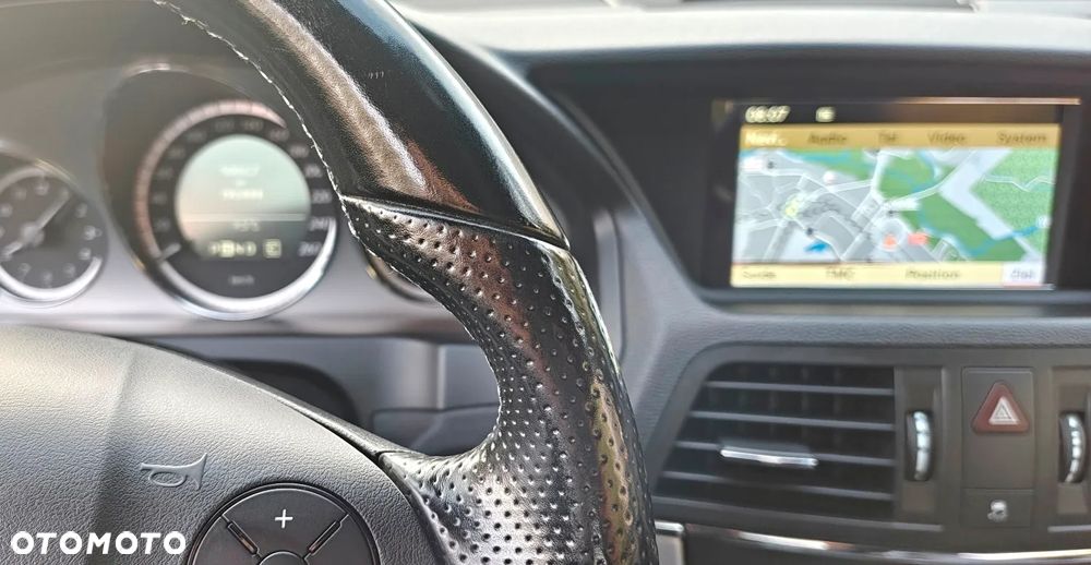 Mercedes-Benz Klasa E 350 CGI BlueEff - 36