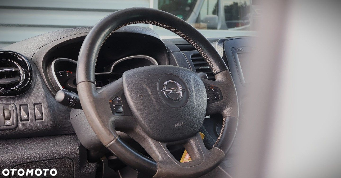 Opel Vivaro - 11