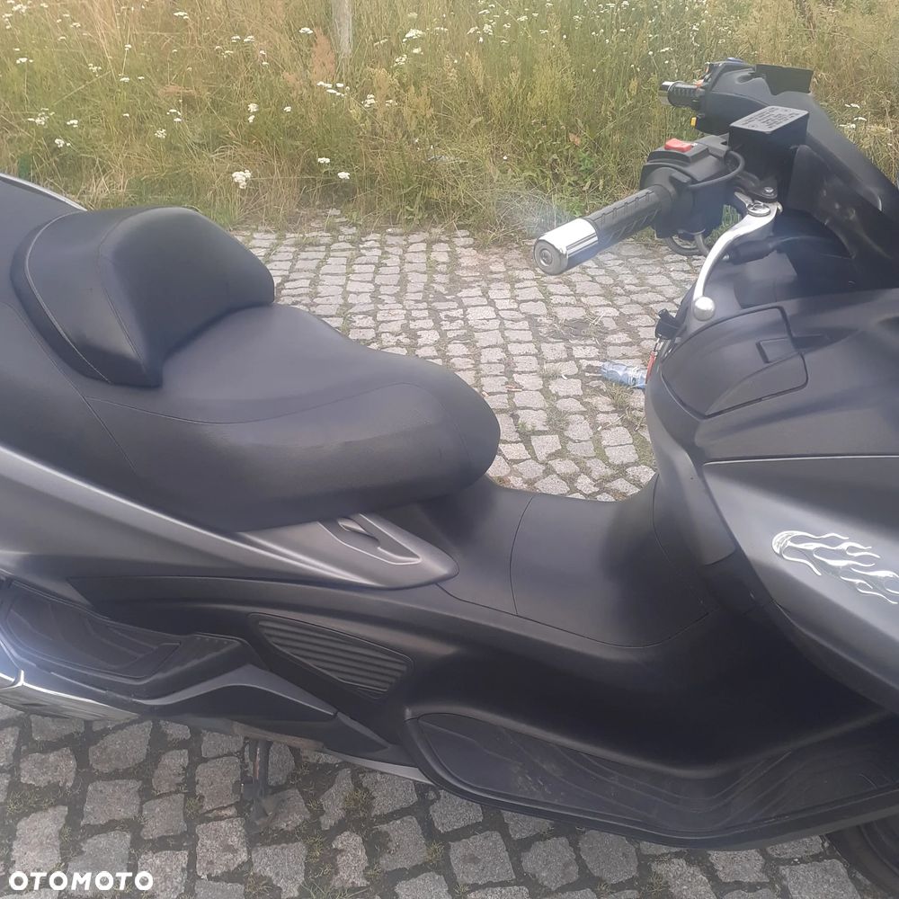 Suzuki Burgman - 4