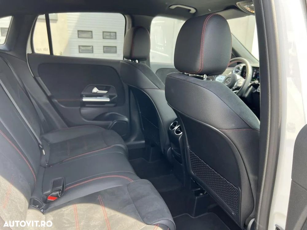 Mercedes-Benz GLA - 15