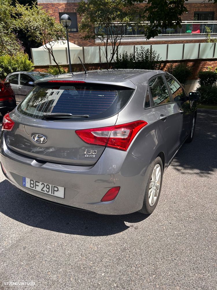 Hyundai i30 blue 1.6 CRDi Style - 3