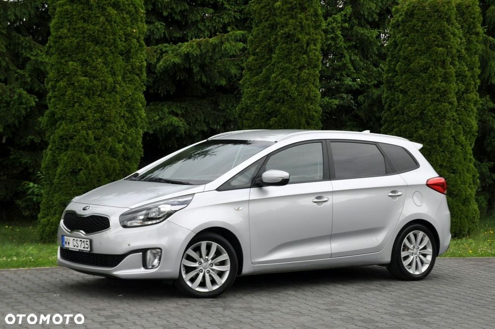Kia Carens - 11