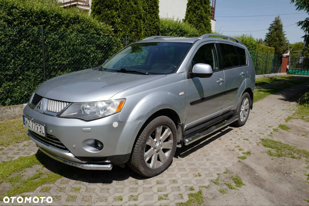 Mitsubishi Outlander - 1