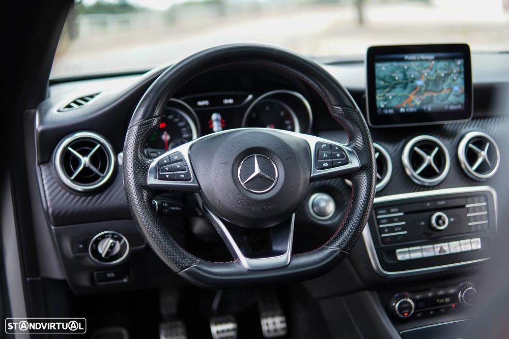 Mercedes-Benz A 180 d AMG Line - 40