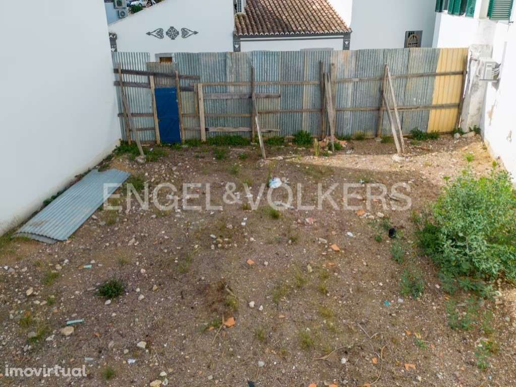 Terreno urbano à venda no centro histórico de Tavira - Grande imagem: 3/23