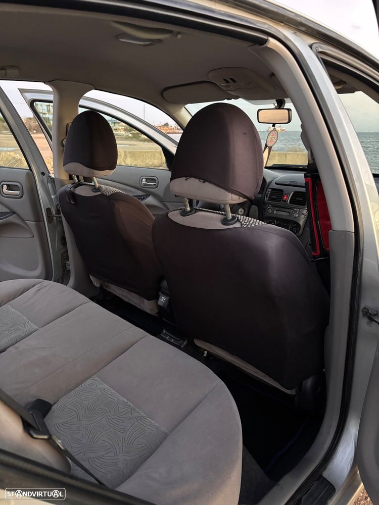 Nissan Almera 1.5 Luxury ABS+AC - 11