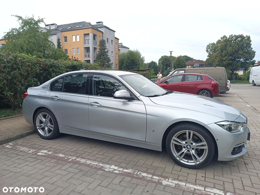 BMW Seria 3 330e iPerformance Luxury Line - 33