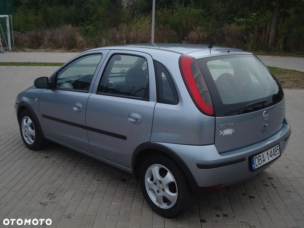 Opel Corsa 1.4 16V Cosmo - 9