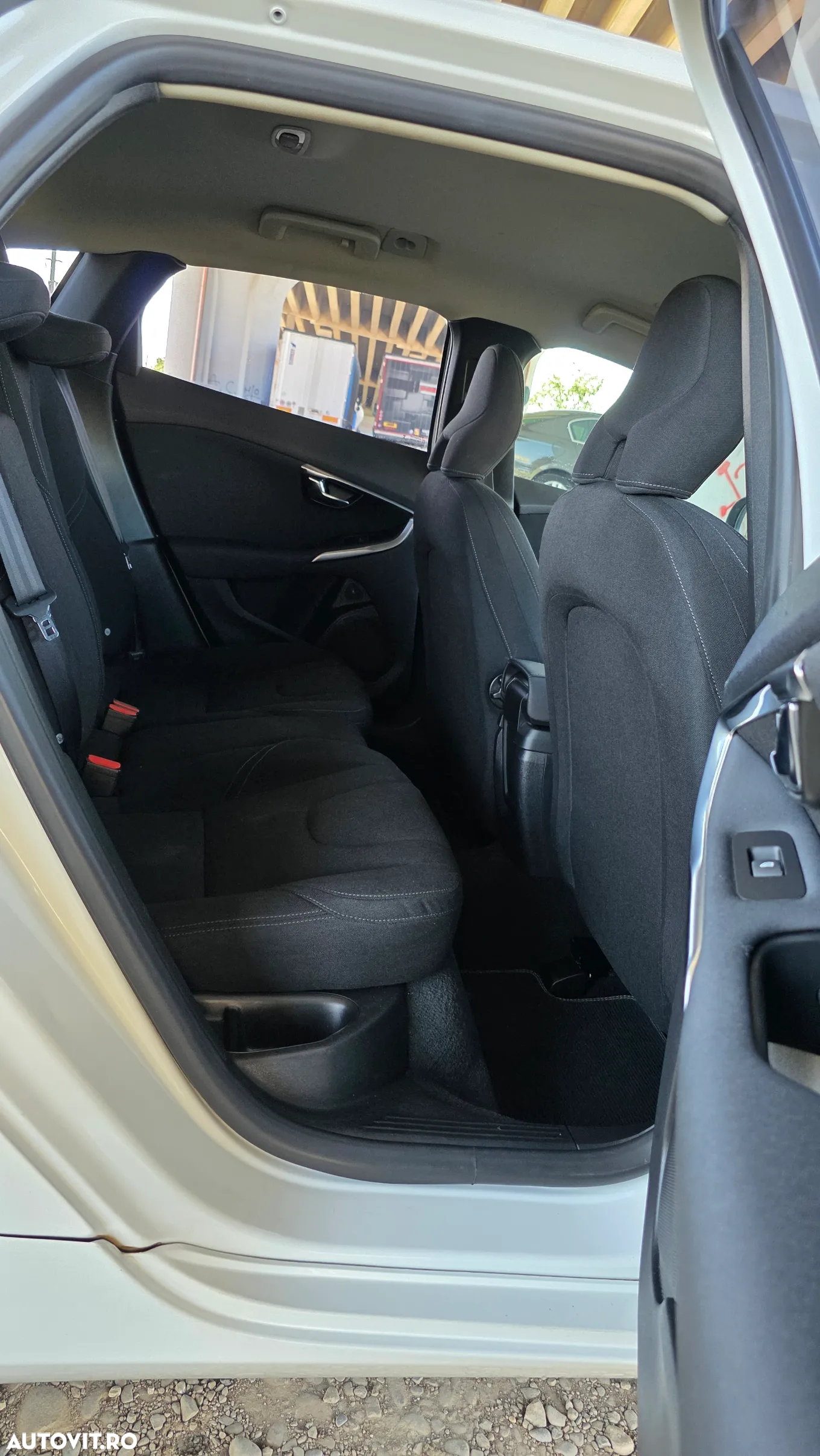 Volvo V40 D2 ECO Kinetic - 4