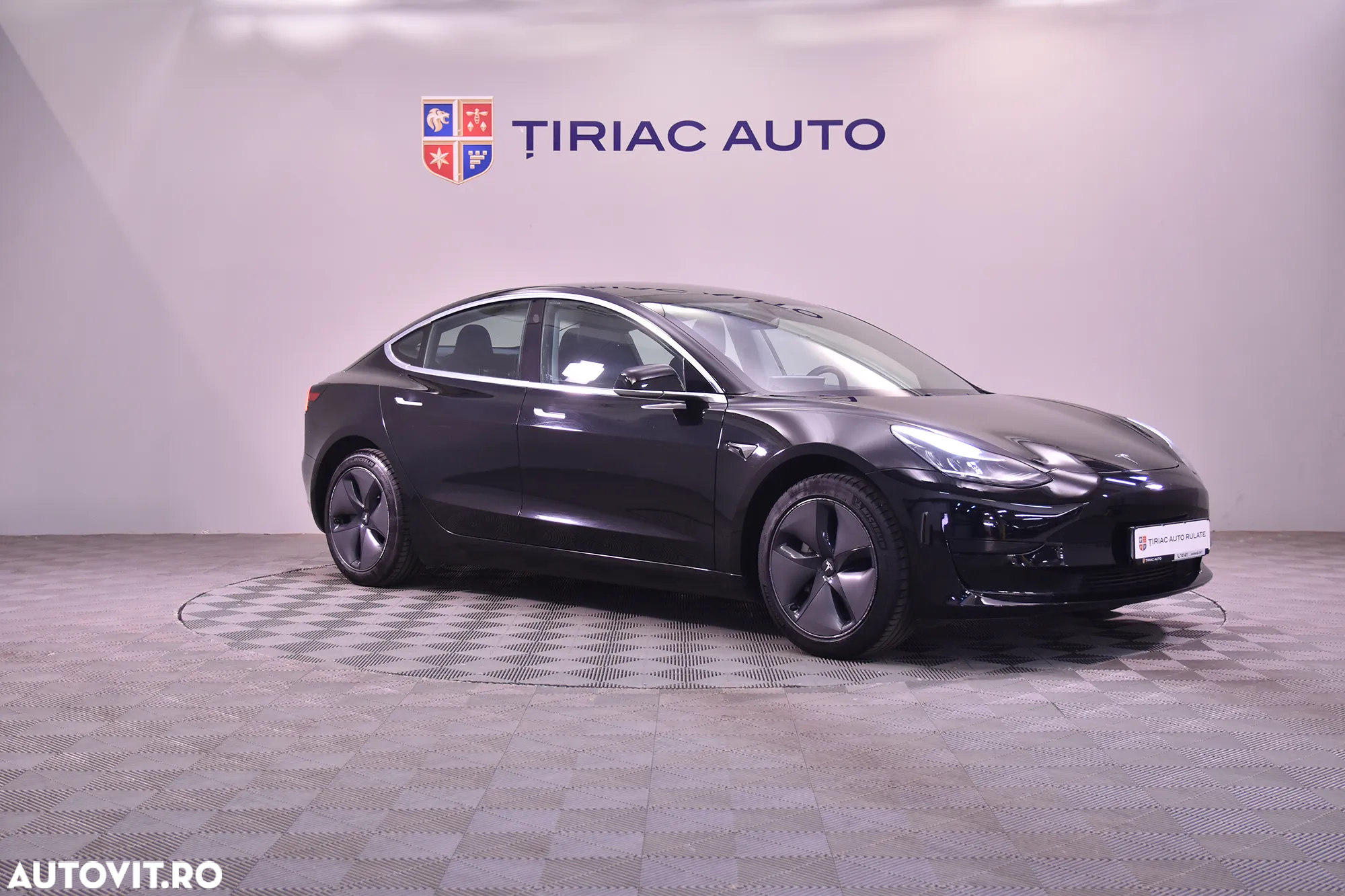 Tesla Model 3 - 7
