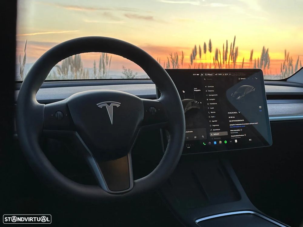 Tesla Model Y RWD - 10
