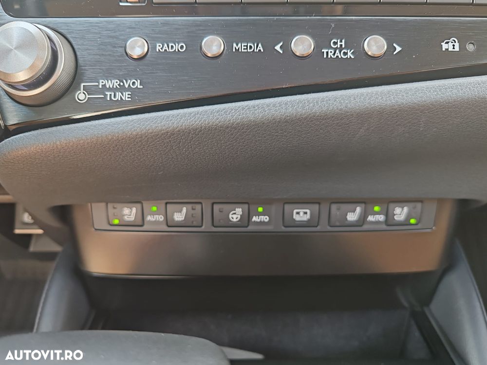 Lexus Seria ES 300h Executive - 25