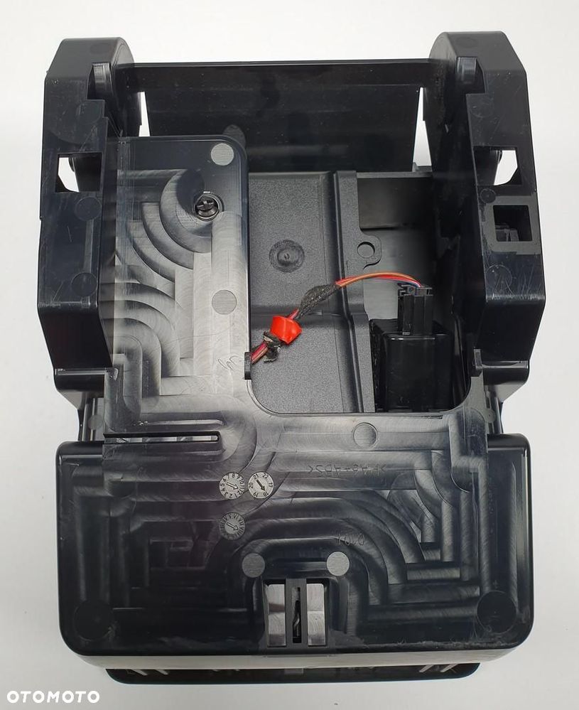 POPIELNICZKA GNIAZDO PORT USB MERCEDES GLE W167 - 4