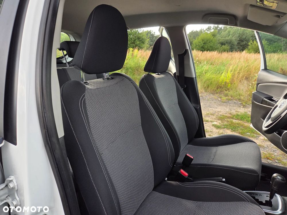 Toyota Yaris Hybrid 100 Dynamic EU6 - 25