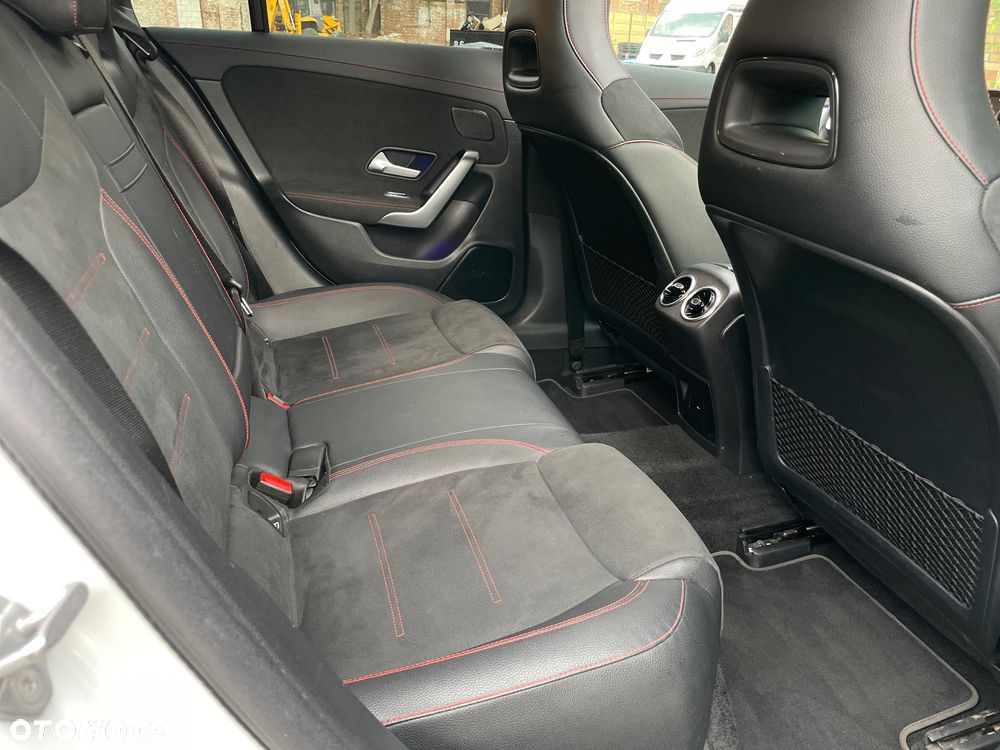 Mercedes-Benz CLA 200 7G-DCT AMG Line - 13