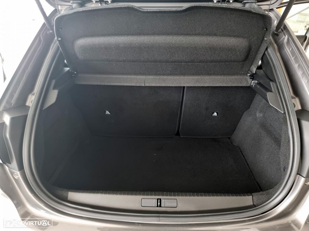 Peugeot 208 1.2 PureTech Allure Pack EAT8 - 51