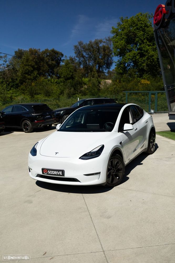 Tesla Model Y Long Range Dual Motor AWD - 11