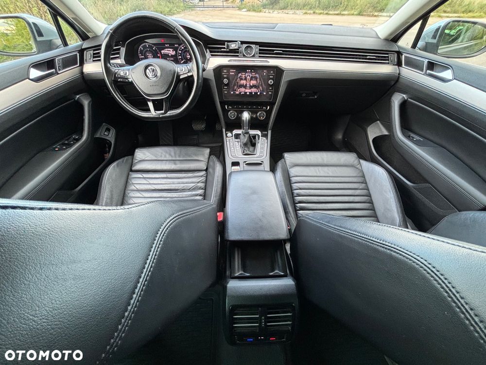 Volkswagen Passat - 13