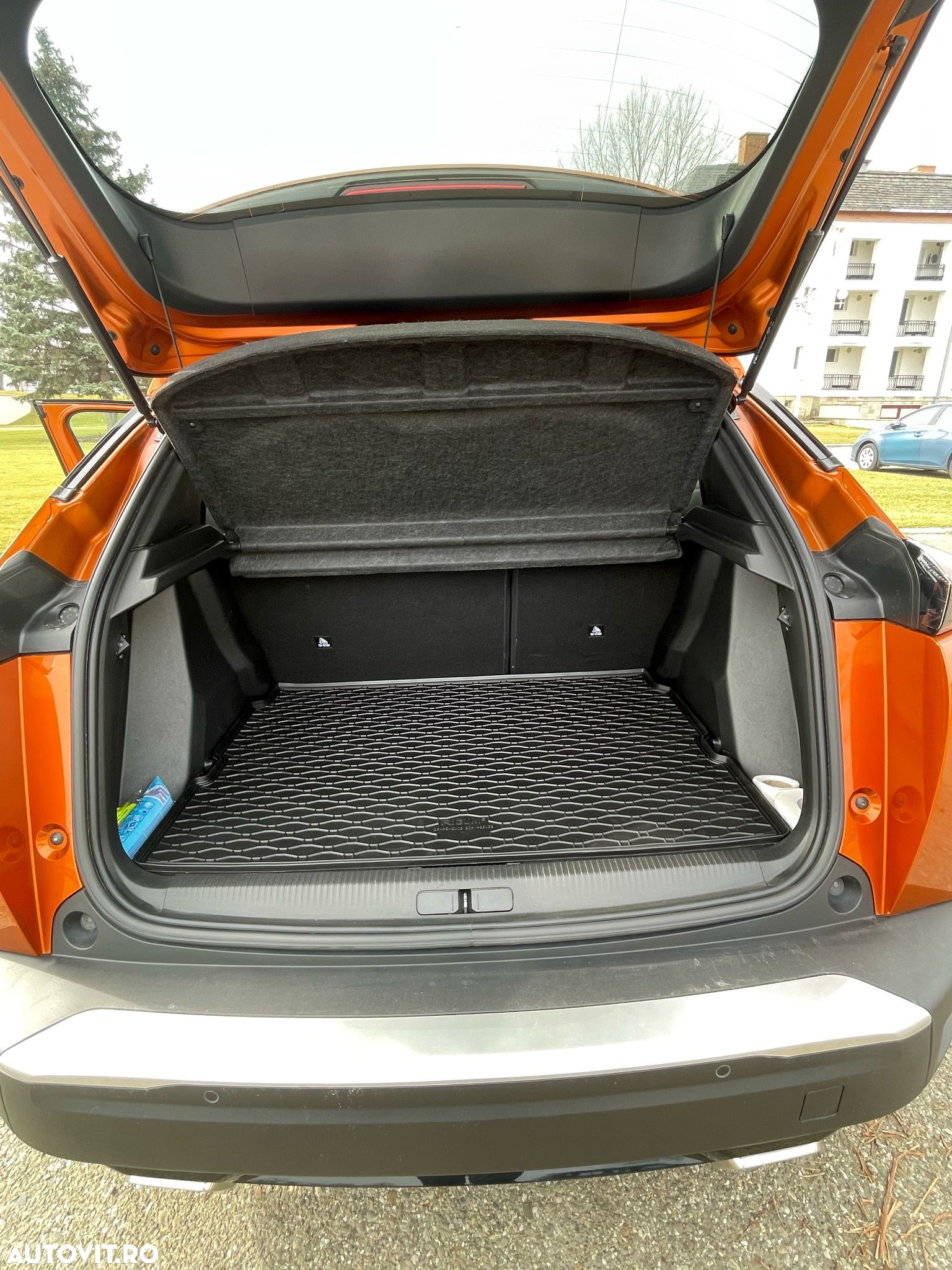 Peugeot 2008 1.2 PureTech BVM6 STT Allure Pack - 8
