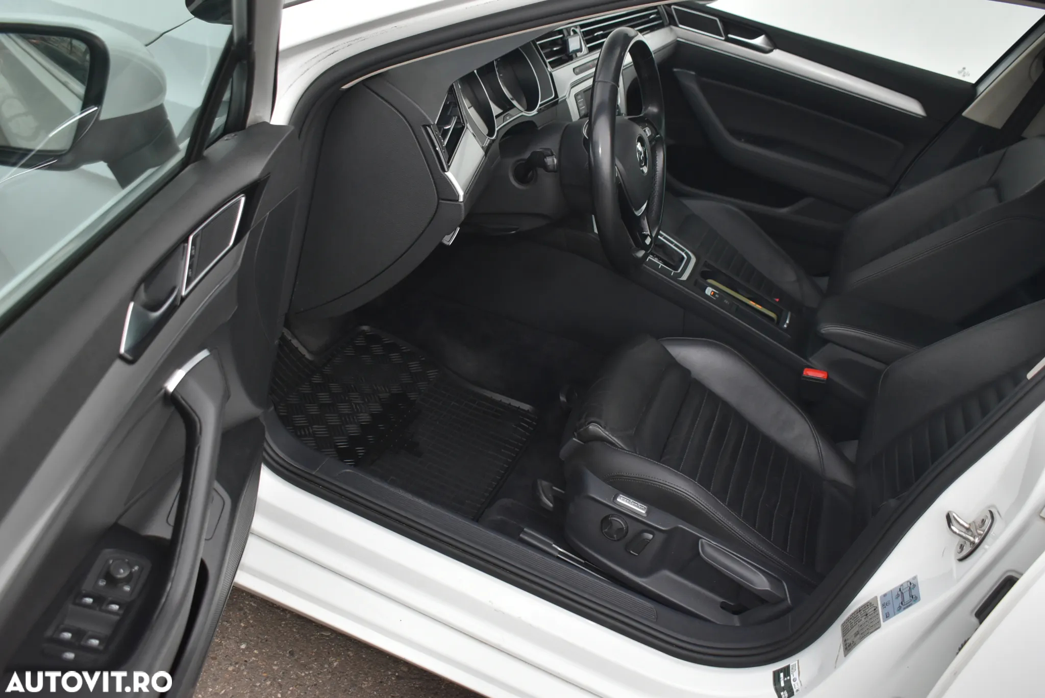 Volkswagen Passat 2.0 TDI DSG Comfortline - 17
