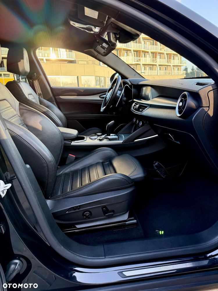 Alfa Romeo Stelvio - 25
