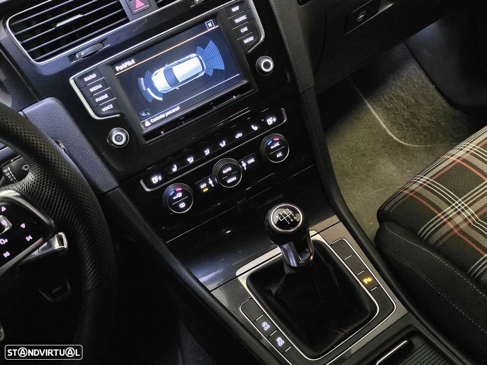 VW Golf 2.0 TSi GTi - 13