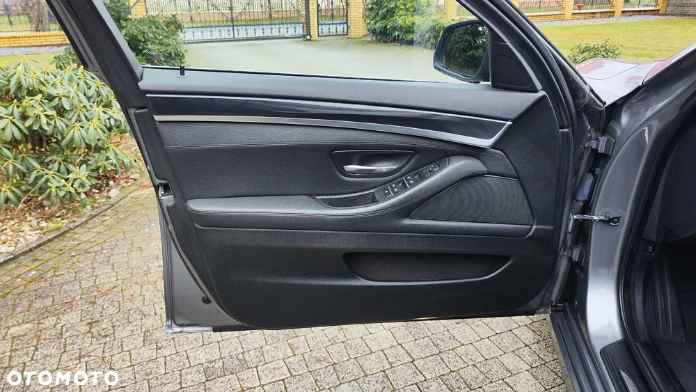BMW Seria 5 520d - 19