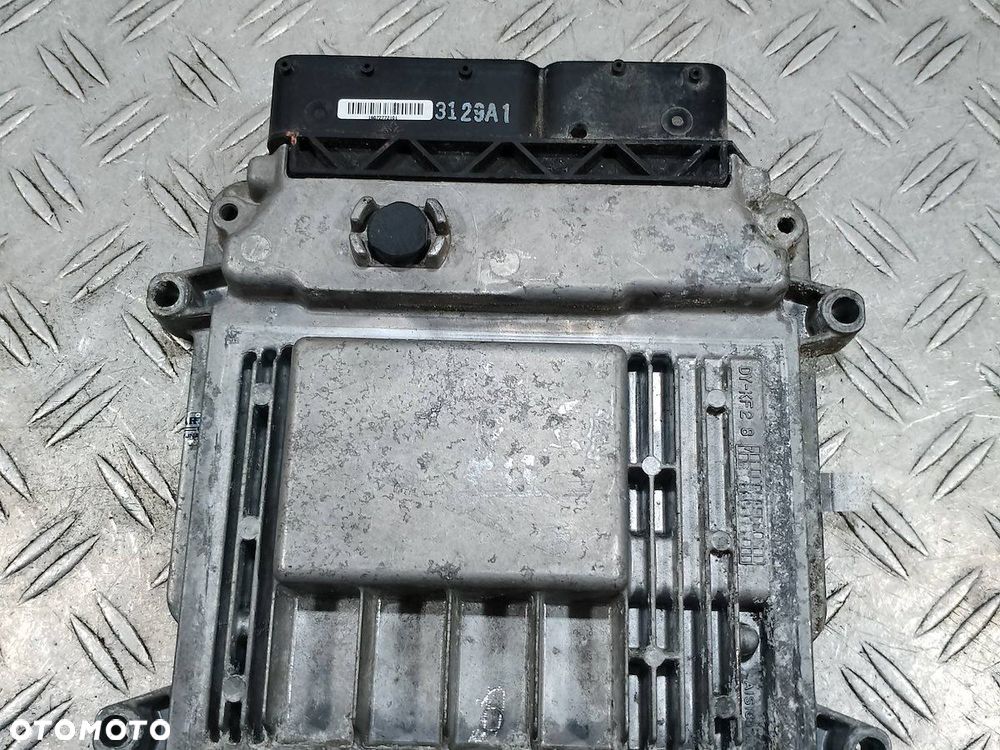 KOMPUTER, STEROWNIK HYUNDAI I30 I 39112-2B100  9030933129A1 1.4 16v - 1