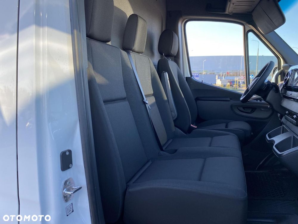 Mercedes-Benz eSprinter - 17