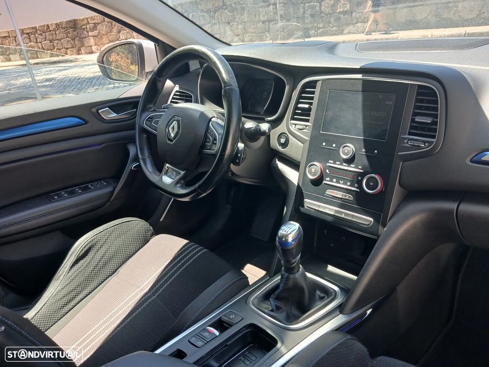 Renault Mégane Sport Tourer 1.5 dCi GT Line J18 - 26